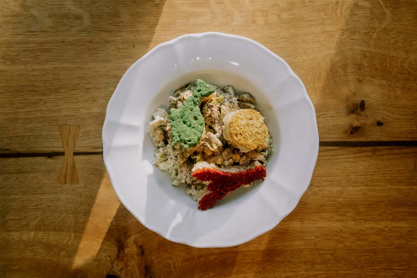 Surrealistisk svampesalat på SMKs café Magnolia. Særligt den røde hummer var flot!