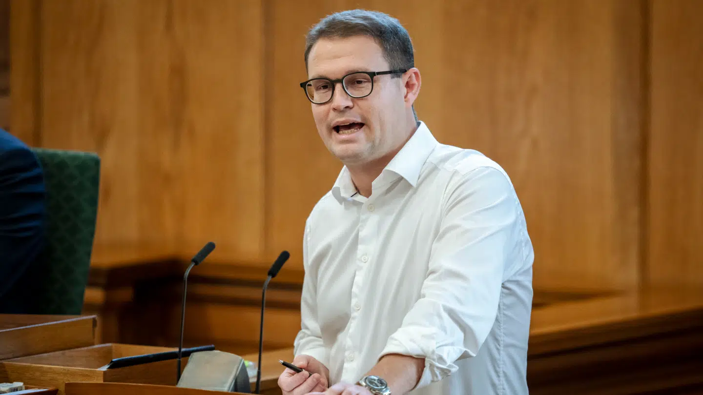 Socialdemokratiets politiske ordfører, Christian Rabjerg Madsen langer hård ud efter Morten Messerschmidt (DF).