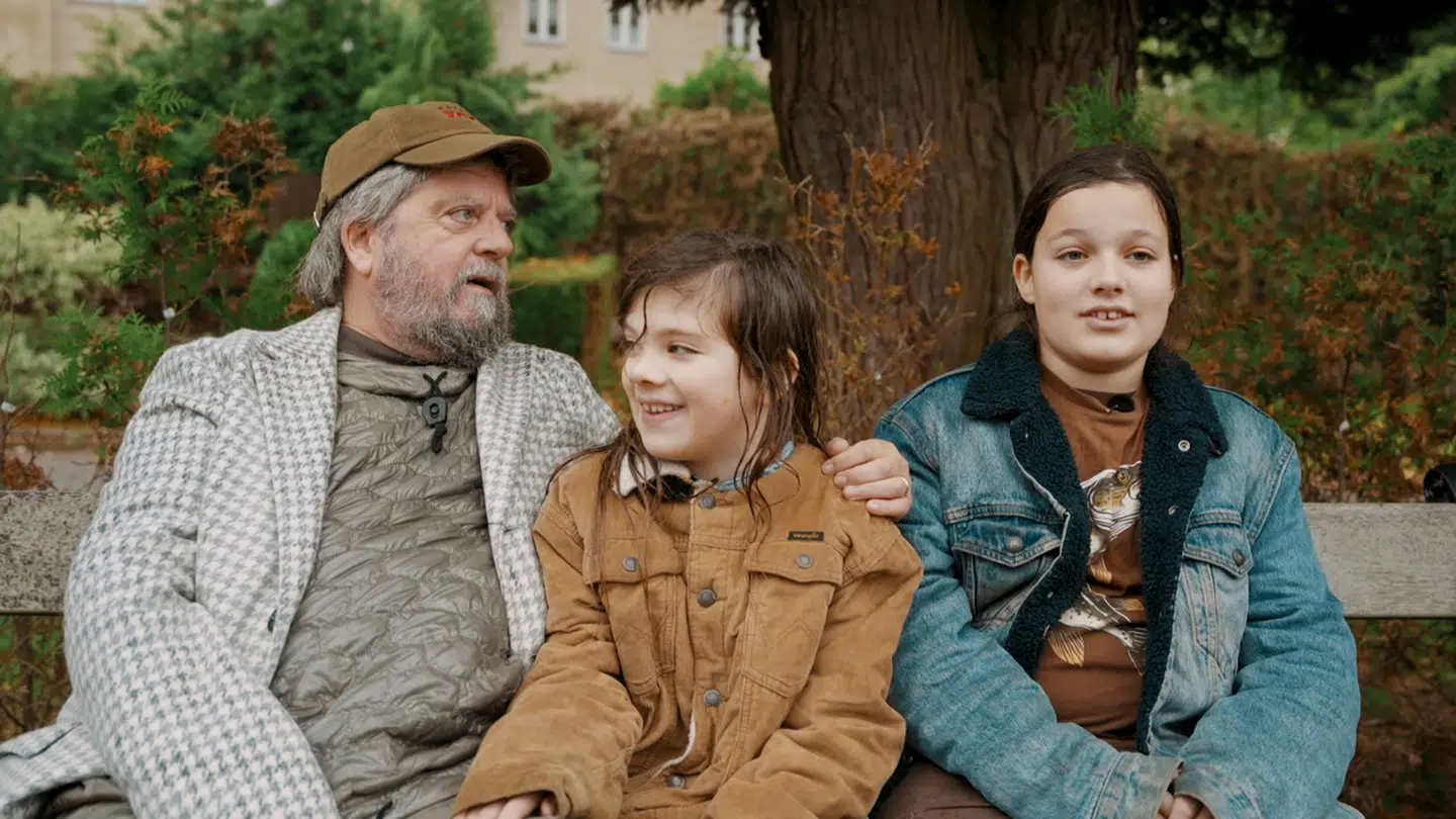 Anders Lund Madsen har de fem børn Modig, Stærk, Fri, Vild og Viis – i alderen 1 til 13 år – med hustruen Karin, mens han har de tre voksne børn Sofie My, Björk og Storm fra sit ægteskab med Helle van Dijk. Foto: Laud People / DR