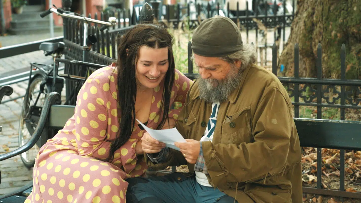 Tv-vært Anders Lund Madsens hustru Karin Lund Madsen er blevet meget rørt over hans tre voksne børn fra et tidligere forhold, fordi de har tænkt på deres fem små halvsøskende igennem hele processen med at lave deres fars testamente. Foto: Laud People / DR