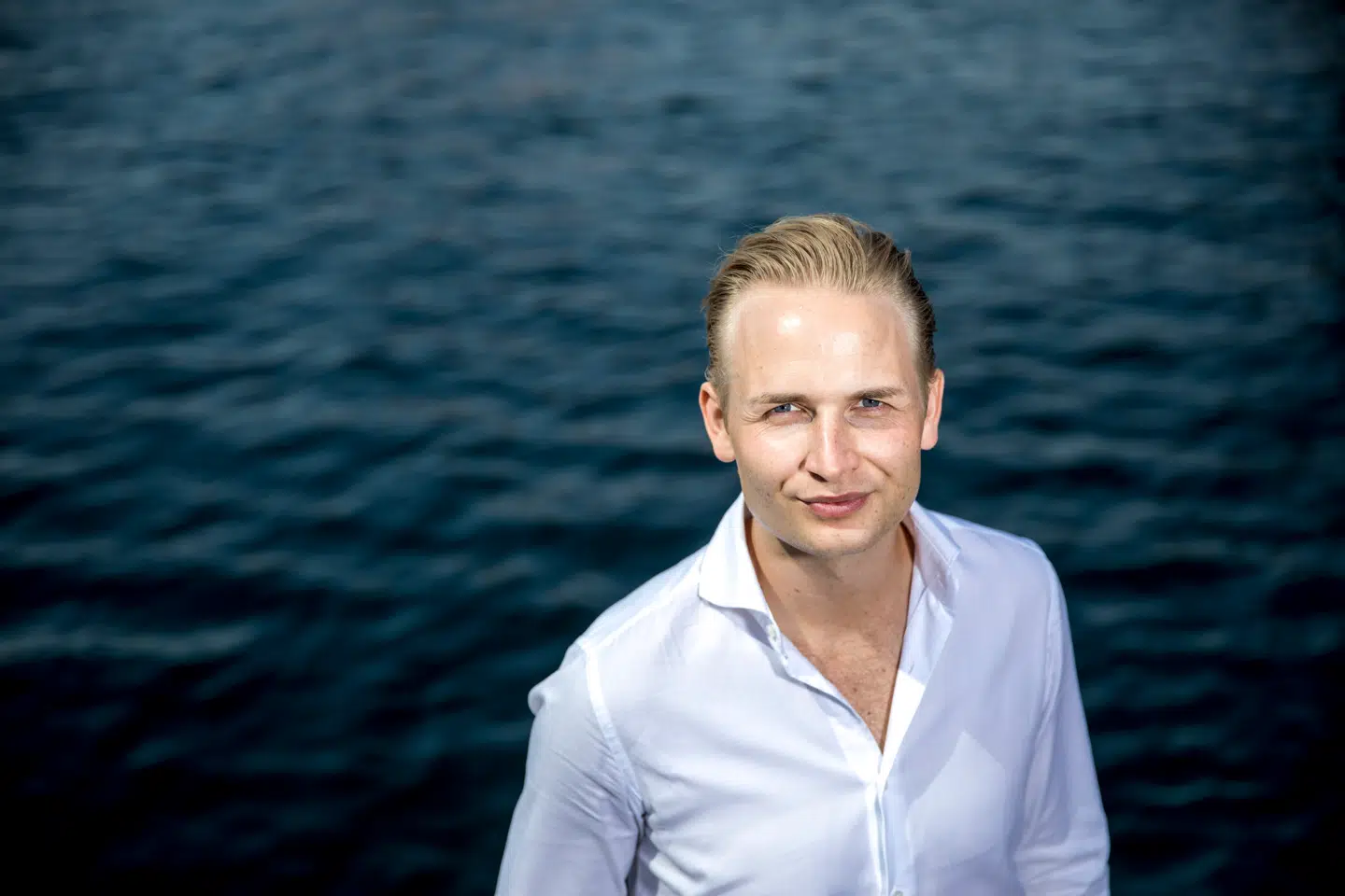 I løbet af de seneste ti år har iværksætteren Mads Faurholt både fået prædikatet »gulddreng« og modtaget heftig kritik for de metoder, som han bruger i sine virksomheder. For nylig tabte han en retssag til sin andelsboligforening i København, som i flere år har ønsket at ekskludere ham.