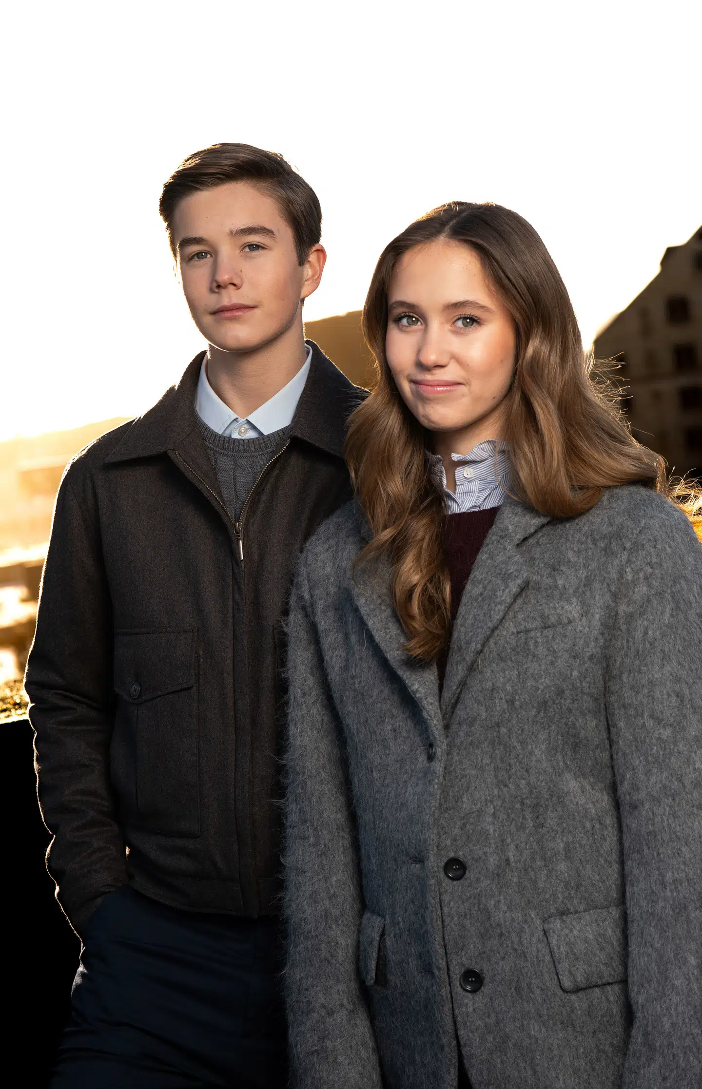 Det skorter ikke med roserne til nu 15-årige prins Vincent og prinsesse Josephine, der har vakt opsigt i alt fra Europa til Australien og USA for deres nye fødselsdagsbilleder. Foto: Kongehuset