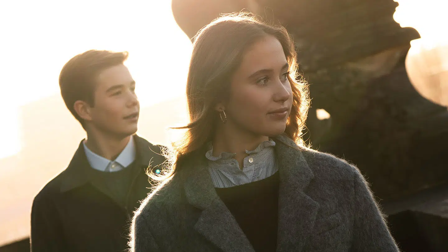 Hele verden synes i svime over de syv nye billeder af prinsesse Josephine og prins Vincent, som det danske kongehus har delt i anledning af kong Frederik og dronning Marys tvillingers 15 års fødselsdag. Foto: Kongehuset