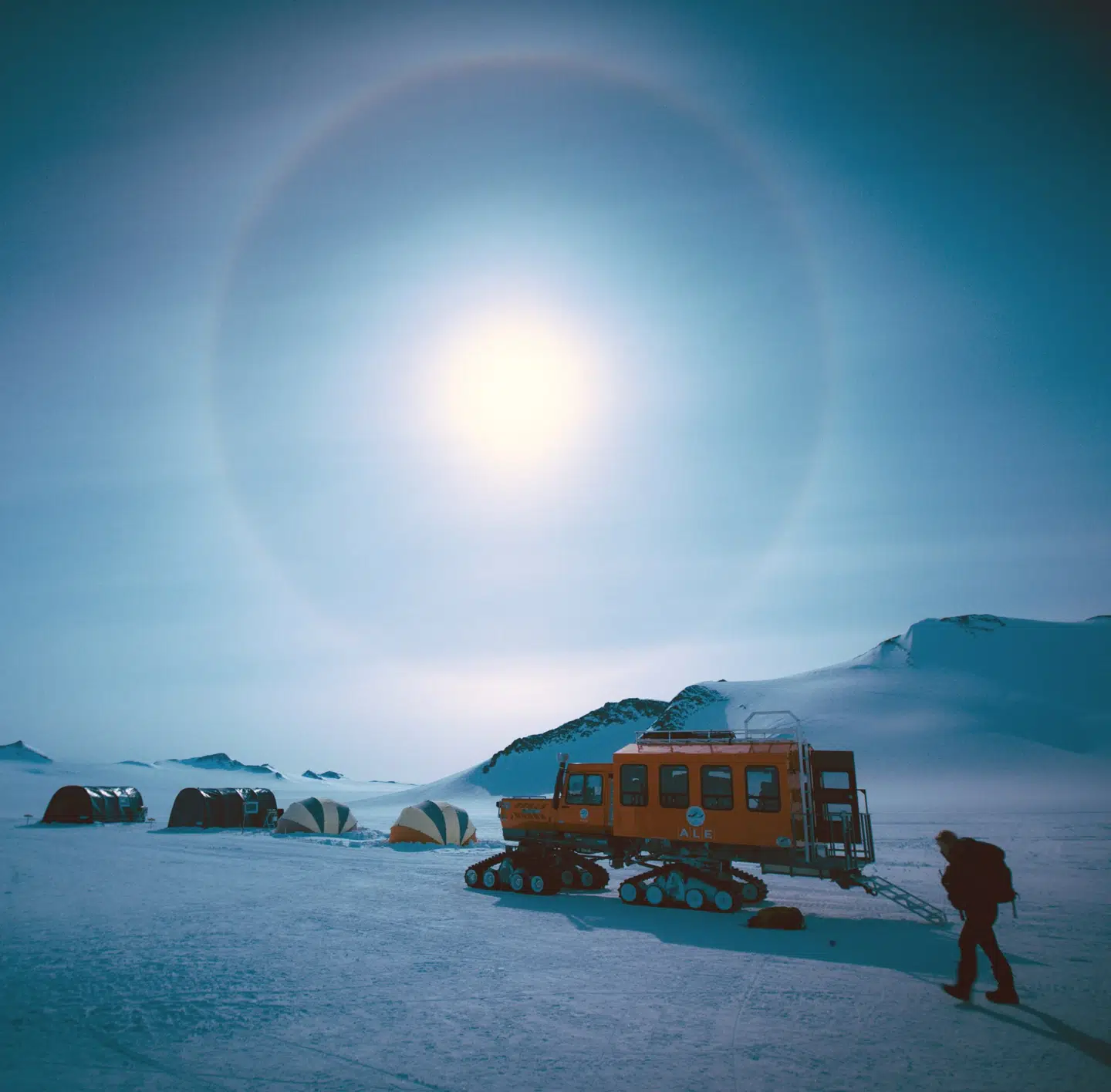 Gruppens lejr på Sydpolen.