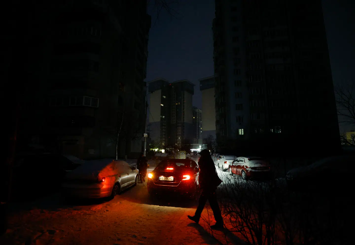 Strømmen er gået i store dele af Kyiv efter et russisk angreb. Samtidig er der meget kold i den ukrainske hovedstad.