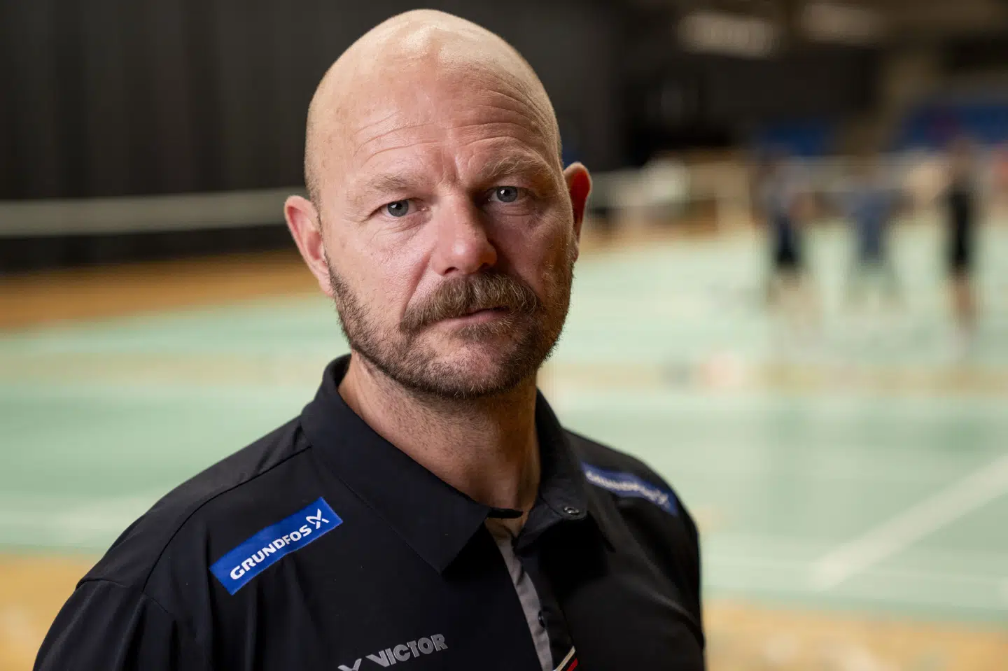 Landstræner Thomas Stavngaard er tilfreds med resultaterne i dansk badminton nu og her, men når det kommer til fremtiden, blinker advarselslamperne på hans kontor, fortæller han. (Arkivfoto).