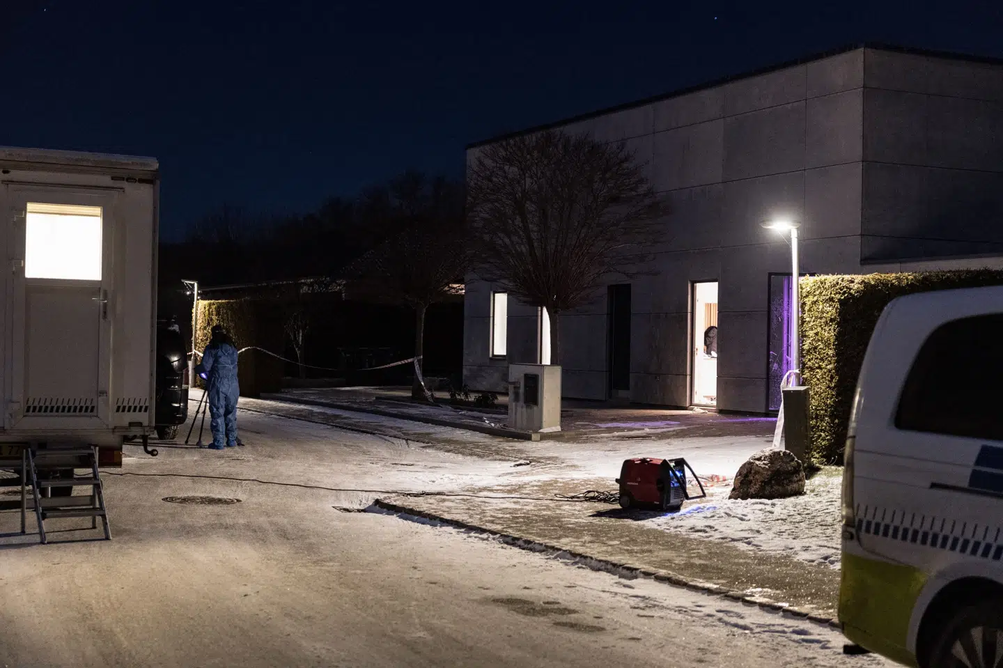 Politiet var søndag til stede på Brombærvej, hvor der blev begået et hjemmerøveri. (Arkivfoto).