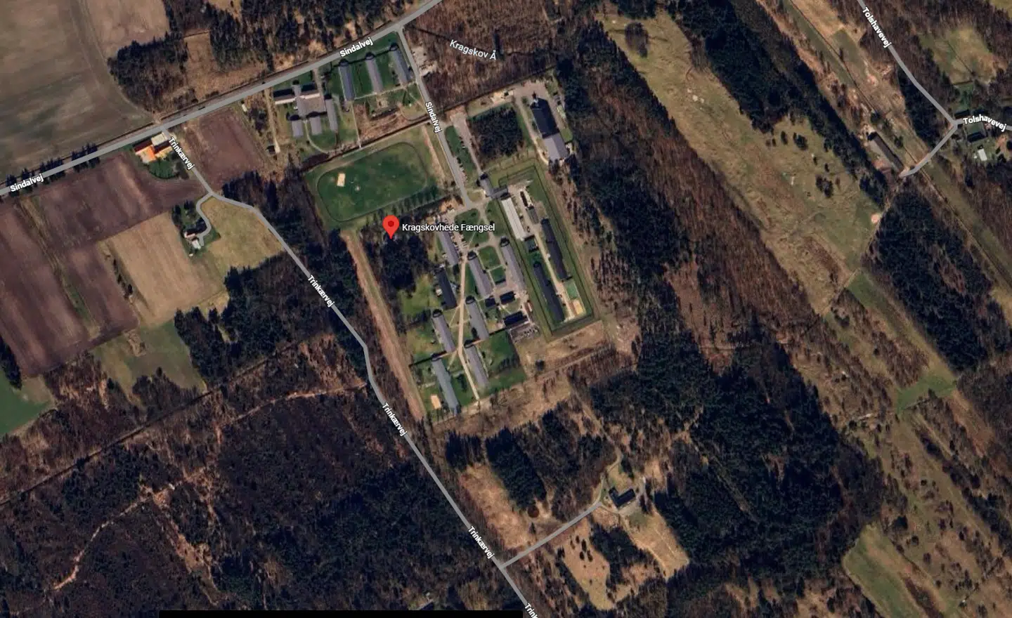 En indsat er fredag død i Kragskovhede Fængsel.