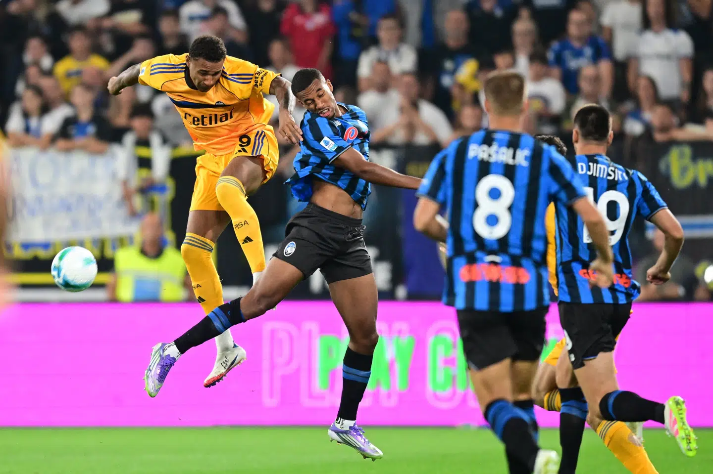 Henrik Meister (i gult) har været i Pisa i et år. (Arkivfoto).