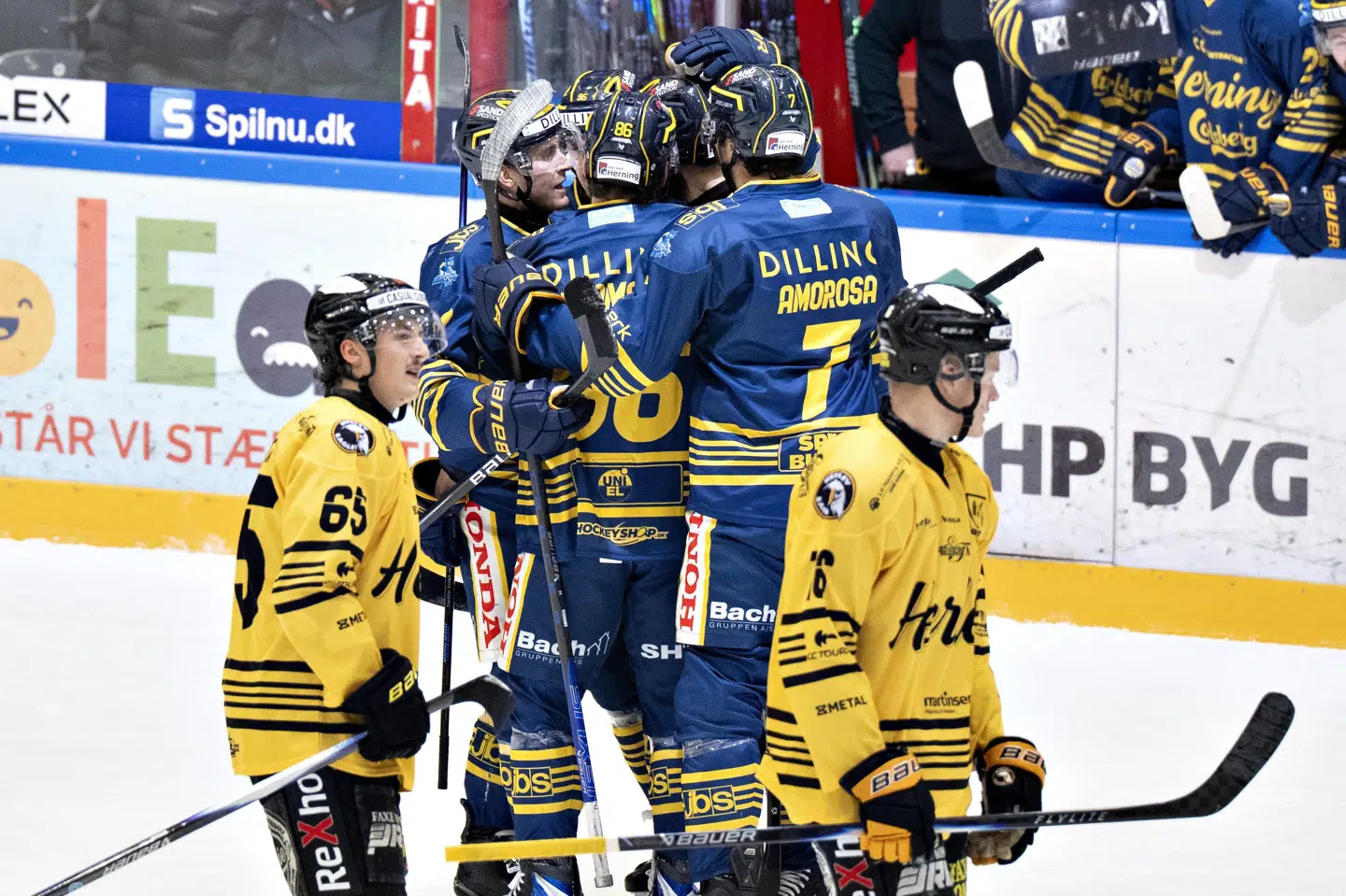Herning fejrer Patrick Bjorkstrands træffer til 5-0.