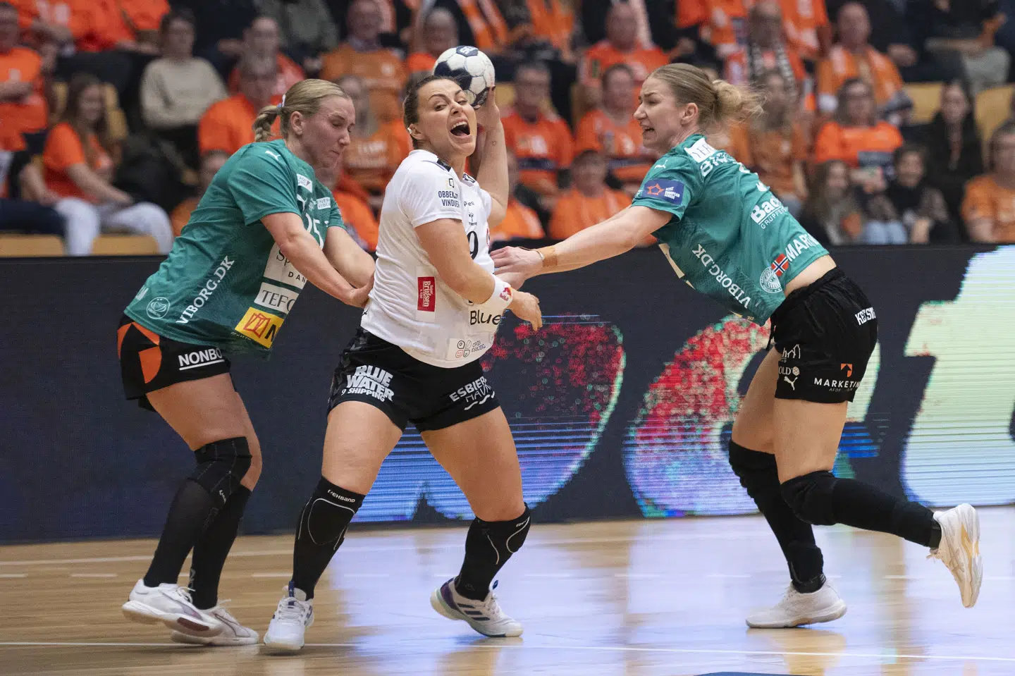 Nora Mørk måtte styre Esbjergs spil i Henny Reistads fravær. (Arkivfoto).