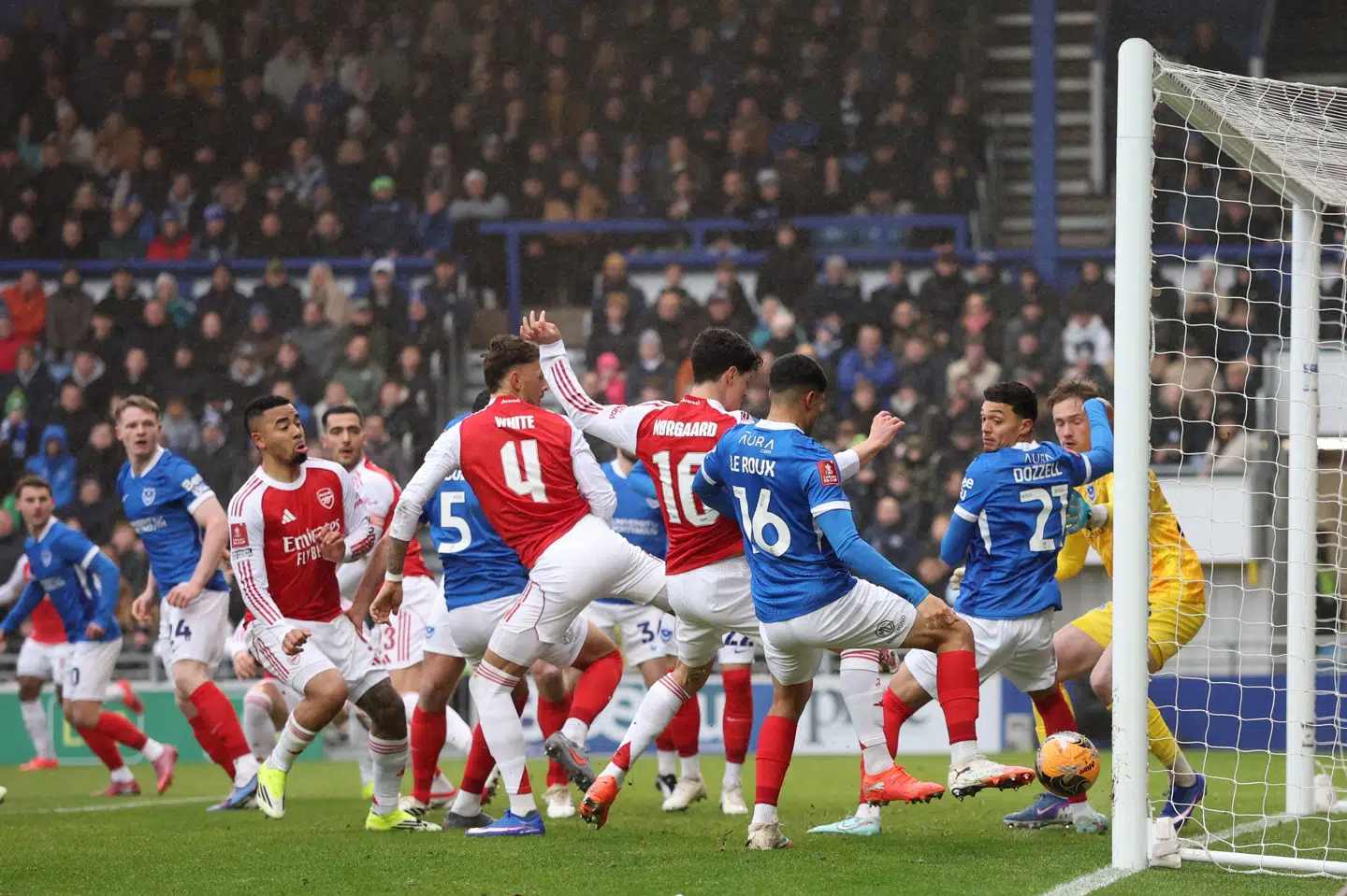 Christian Nørgaard pressede Portsmouth-defensiven til at lave et selvmål til 1-1.