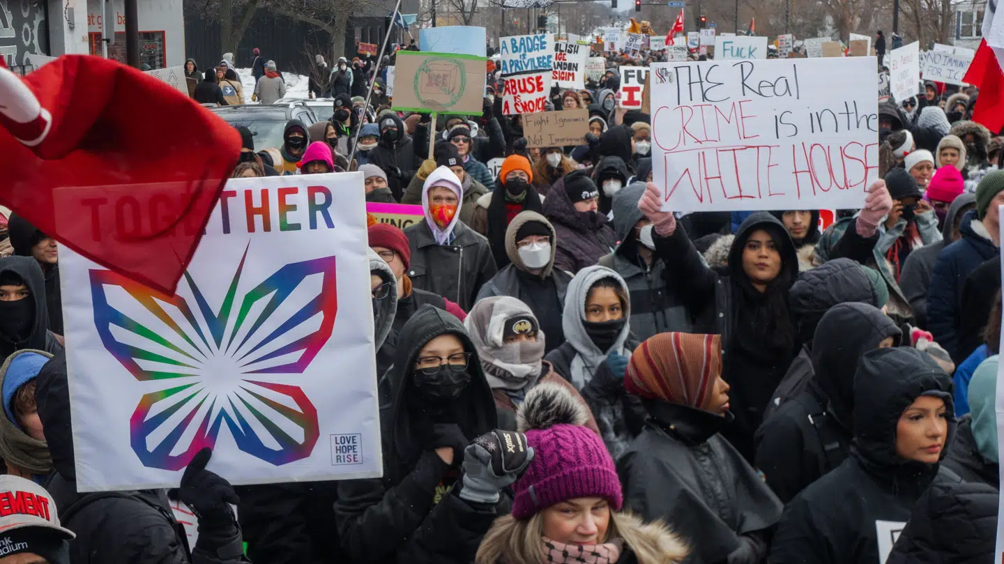 Borgere demonstrerede i Minneapolis lørdag.