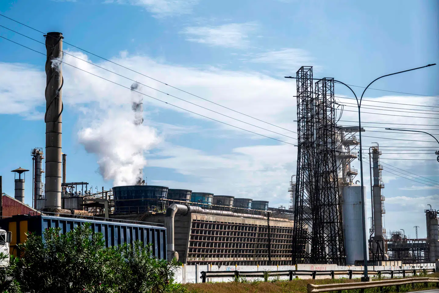 Venezuelas olieindustri har gennem mange år været forsømt og vil derfor kræve betydelige investeringer for at komme på højkant igen, sådan som Donald Trump ønsker det. Her er det El Palito-raffinaderiet i Puerto Cabello.