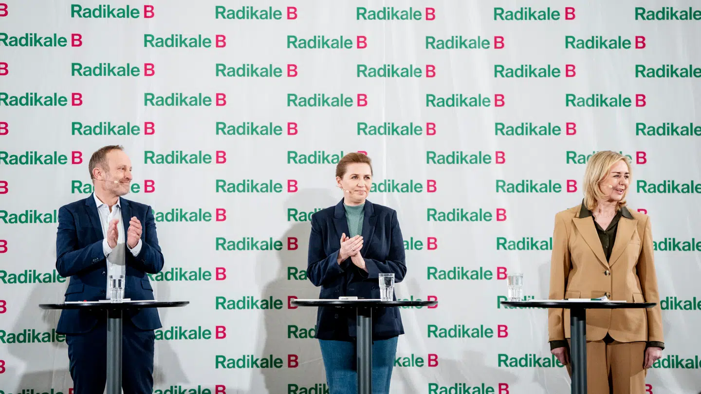 Martin Lidegaard (RV), statsminister Mette Frederiksen (S) og Mona Juul (KF) under nytårsstævne i Nyborg søndag.