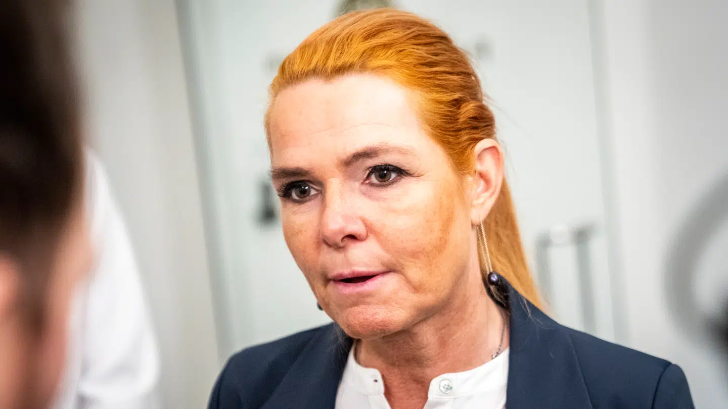 Her ses formand for Danmarksdemokraterne, Inger Støjberg, inden mødet om fødevarepriser i Finansministeriet.