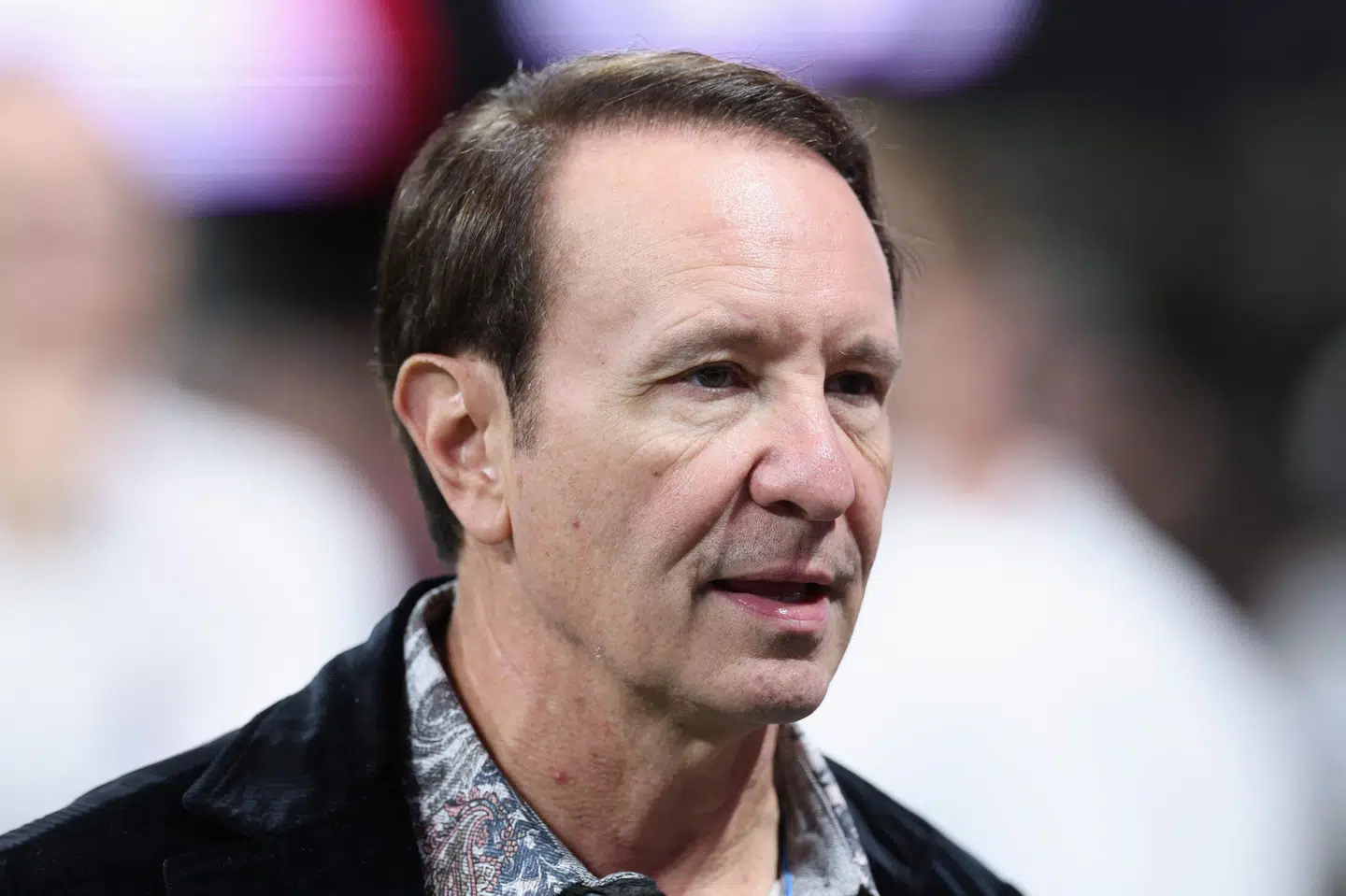 Jeff Landry, som er guvernør i amerikanske Louisiana og USA's særlige udsending til Grønland, kunne 4. oktober ses til amerikansk fodboldkamp i Georgia. Ifølge KNQK har en amerikansk journalist meldt, at han er blevet inviteret til hundeslædevæddeløb. (Arkivfoto).