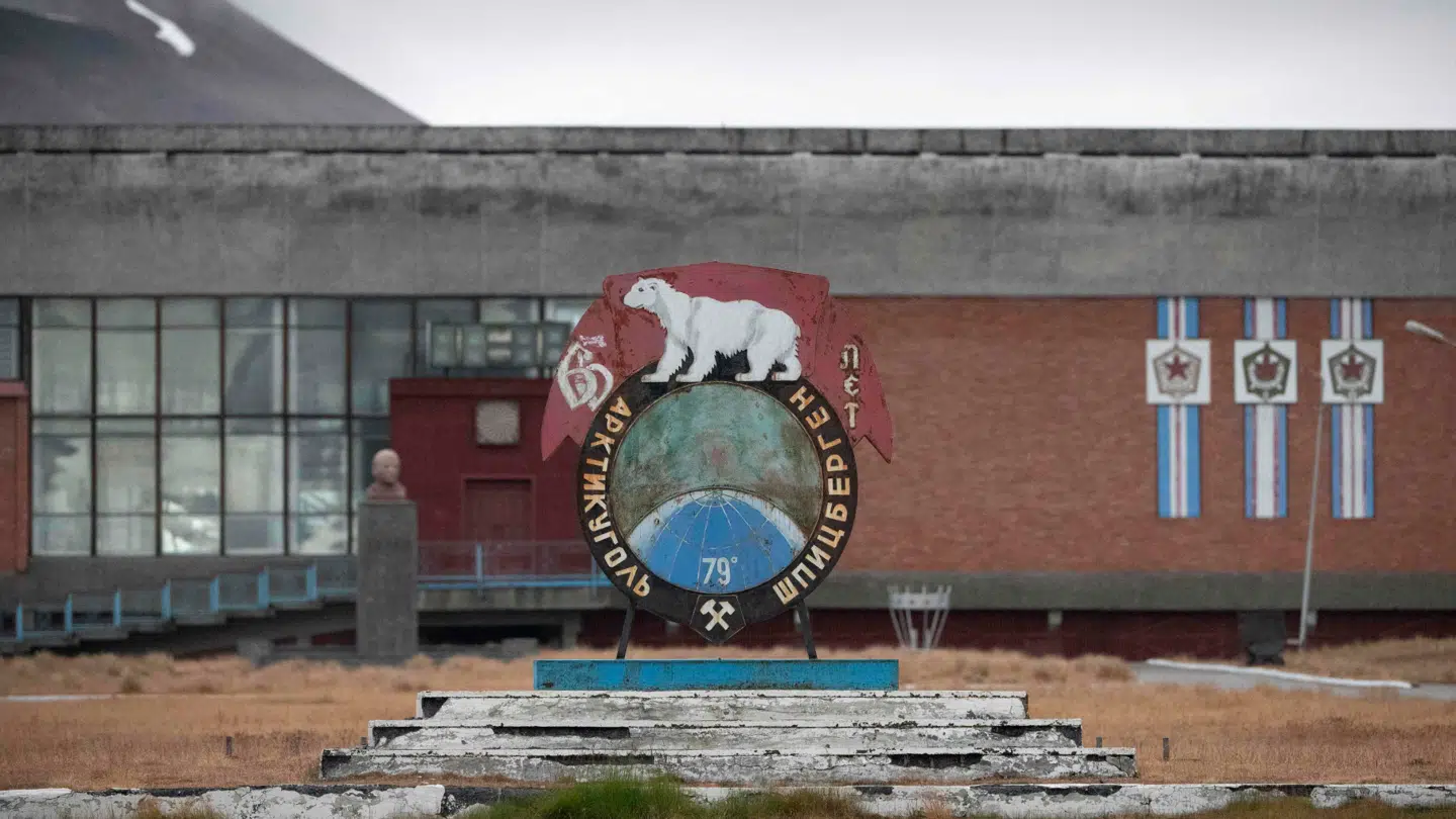 Den sovjetiske og russiske historie er tydelig i Pyramiden på Svalbard.