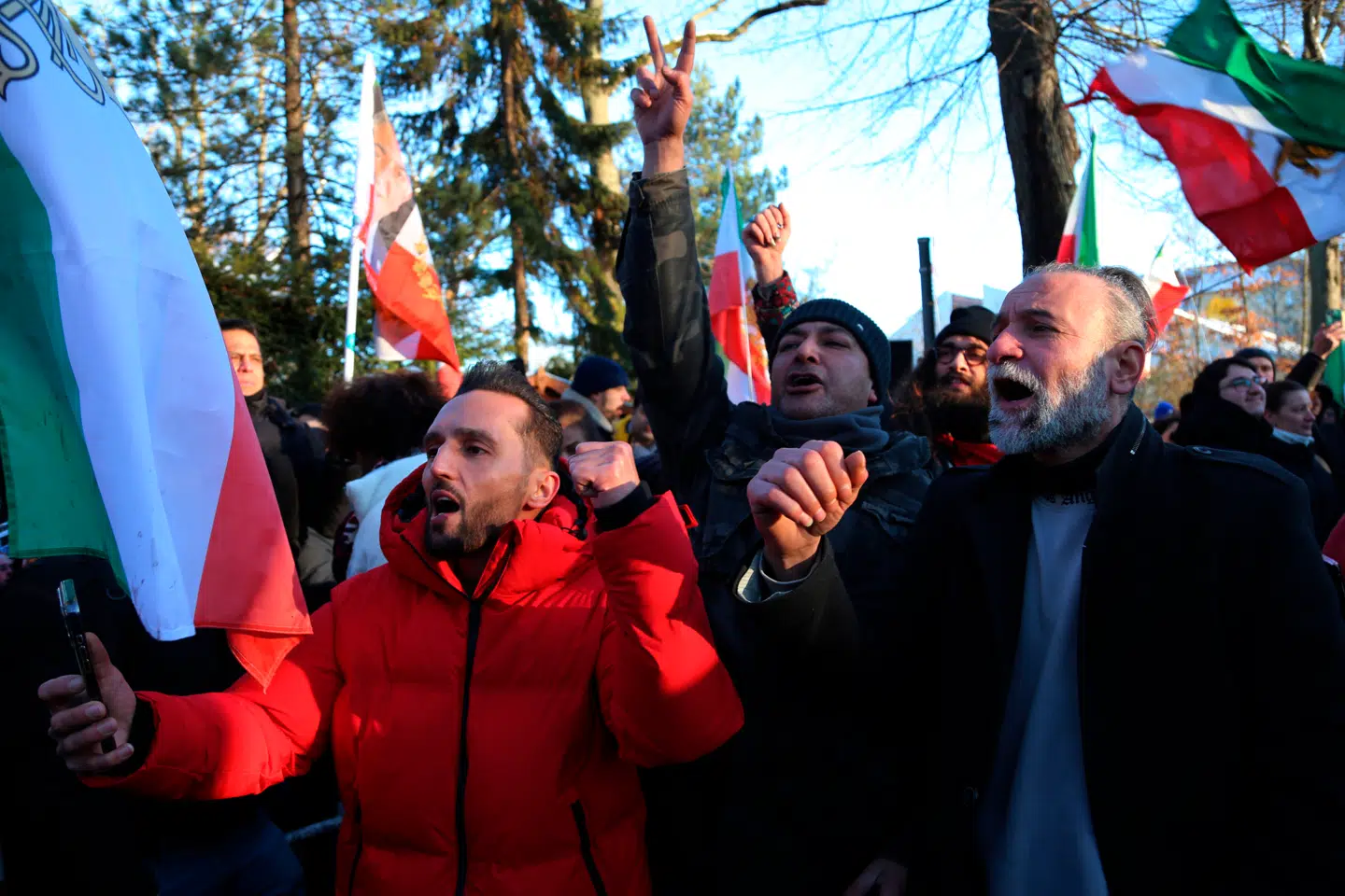 11. januar 2026 gik demonstranter på gaden i Berlin og råbte slagord foran Irans ambassade til støtte for de igangværende protester i Iran, som siden 28. december 2025 er brudt ud i flere byer.