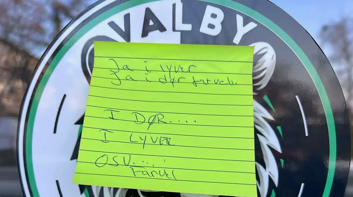 Dette var en af de sedler, som var hængt op på klubbens område i Folehaven i Valby.