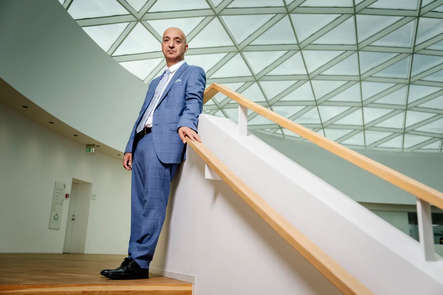 Mike Doustdar overtog sidste år roret i Novo Nordisk. Herefter stod han i spidsen for en fyringsrunde, der betød, at 5.000 danske ansatte måtte forlade virksomheden. Nu er Novo Nordisk igen begyndt at hyre nye medarbejdere.