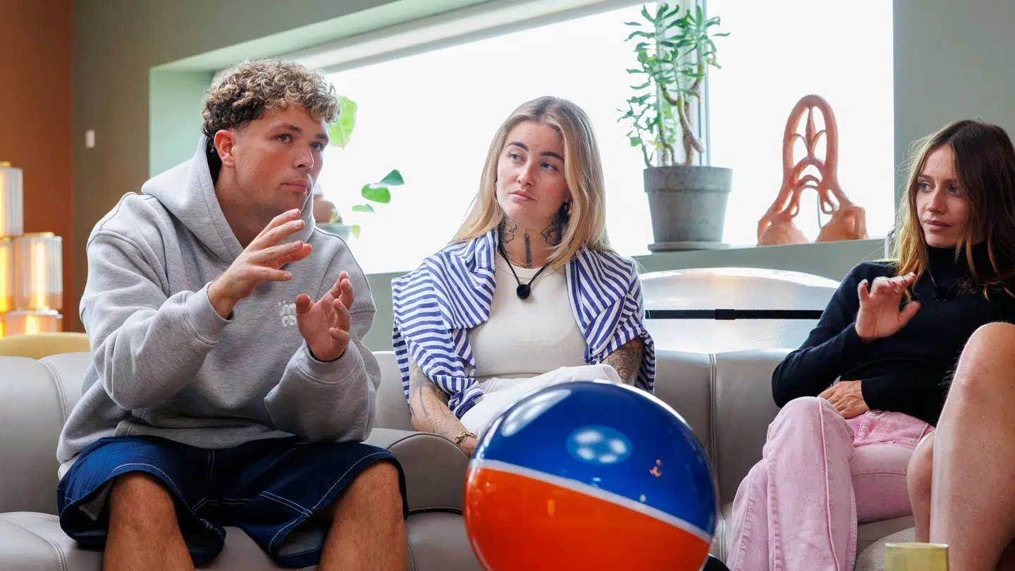 Olivia Salo (i midten) er også med i årets udgave af det populære program.