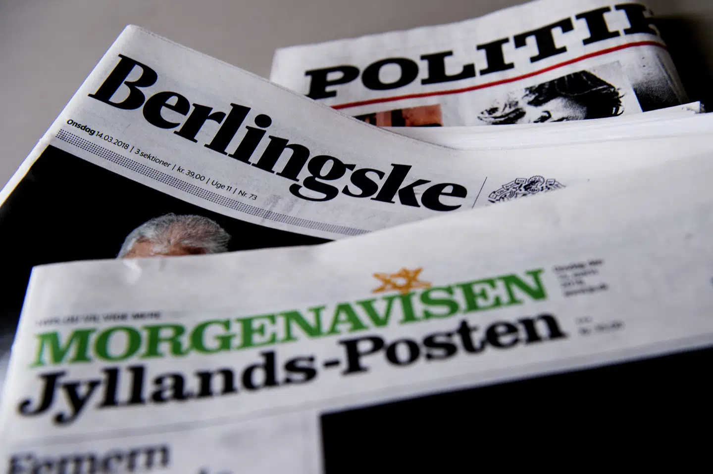 De tre store dagblade fremhæver alle, at Danmark og Grønland skal stå sammen før skæbnemøde onsdag i USA.