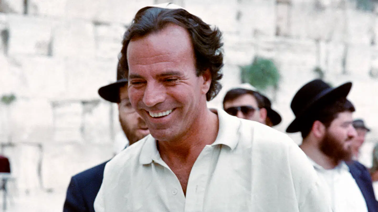Arkivfoto af den spanske sanger Julio Iglesias