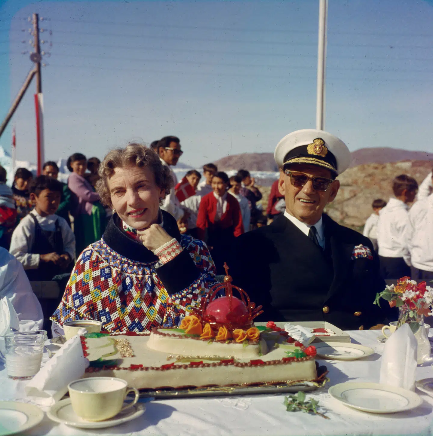 Dronning Ingrid og kong Frederik til kaffemik i Upernavik, Grønland i 1960.