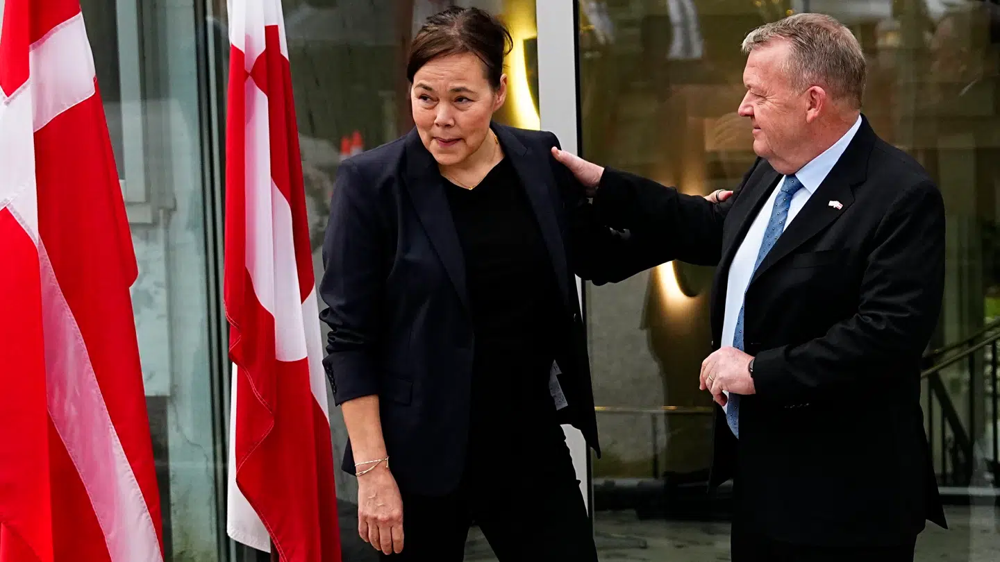 Danmarks udenrigsminister, Lars Løkke Rasmussen og den grønlandske politiker Vivian Motzfeldt.