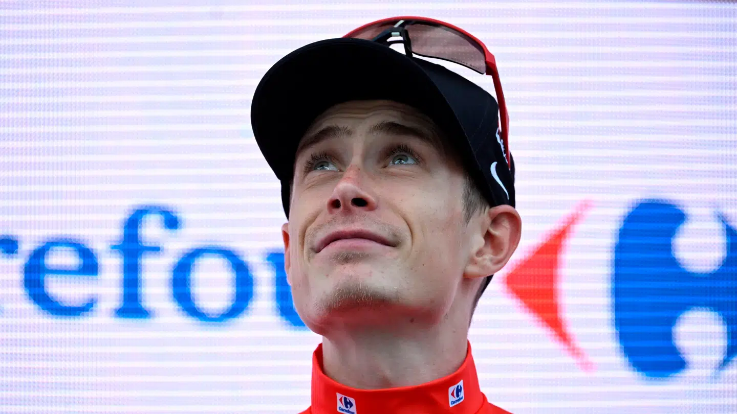 Med sejren i Vuelta a España har Jonas Vingegaard kørt sig selv i en helt unik position: Han kan blive den første dansker nogensinde til at vinde alle tre grand tours og kun den ottende rytter i historien.