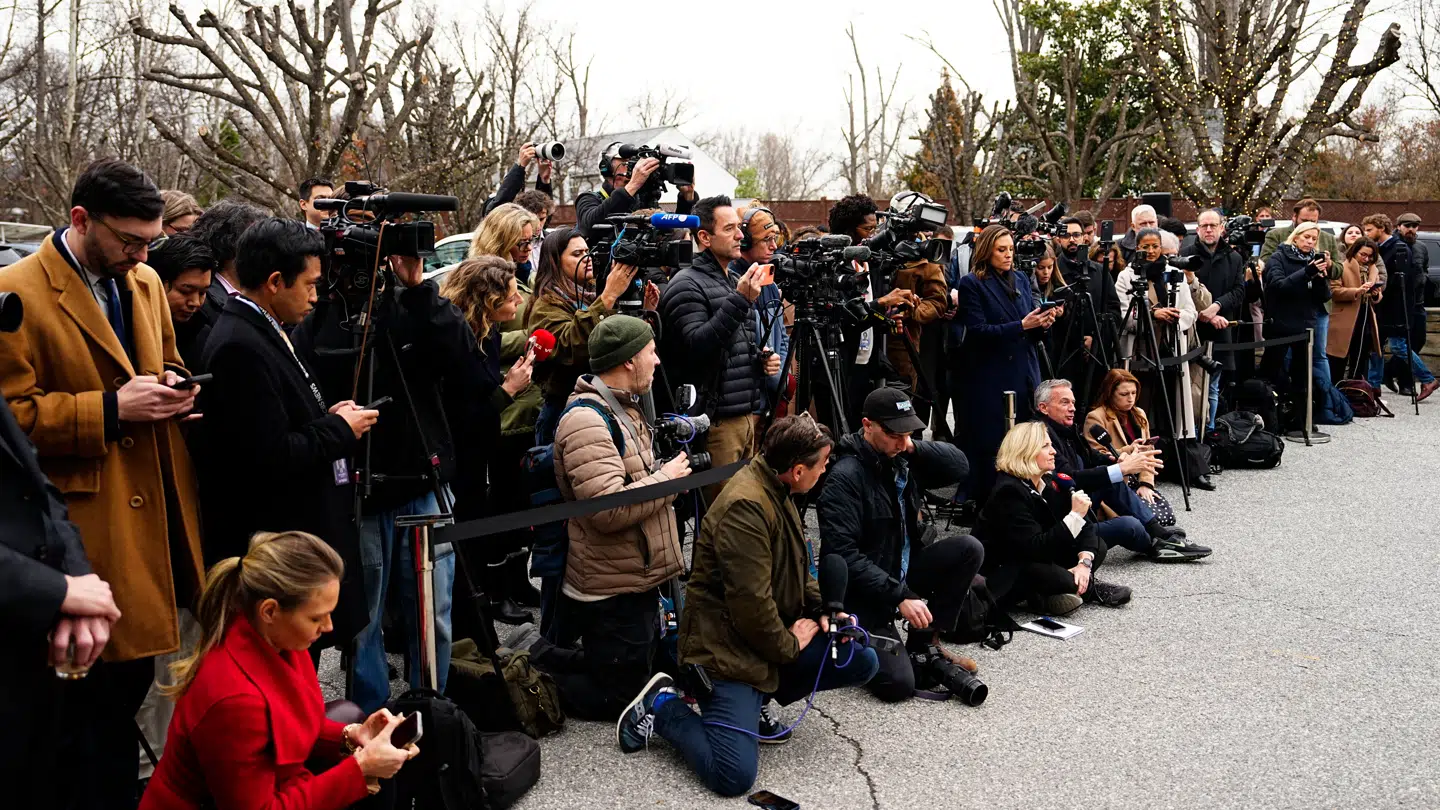 Journalisterne mødte op i hobetal til pressemødet efter mødet mellem Danmark, Grønland og USA.