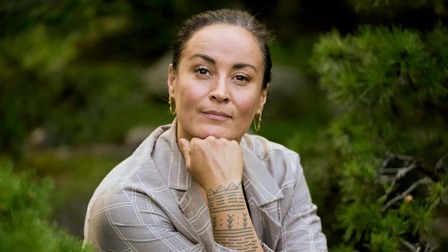 Den dansk-grønlandske sanger har vejet alt lige fra 68 til 100 kilo, fortæller hun i TV 2-programmet.