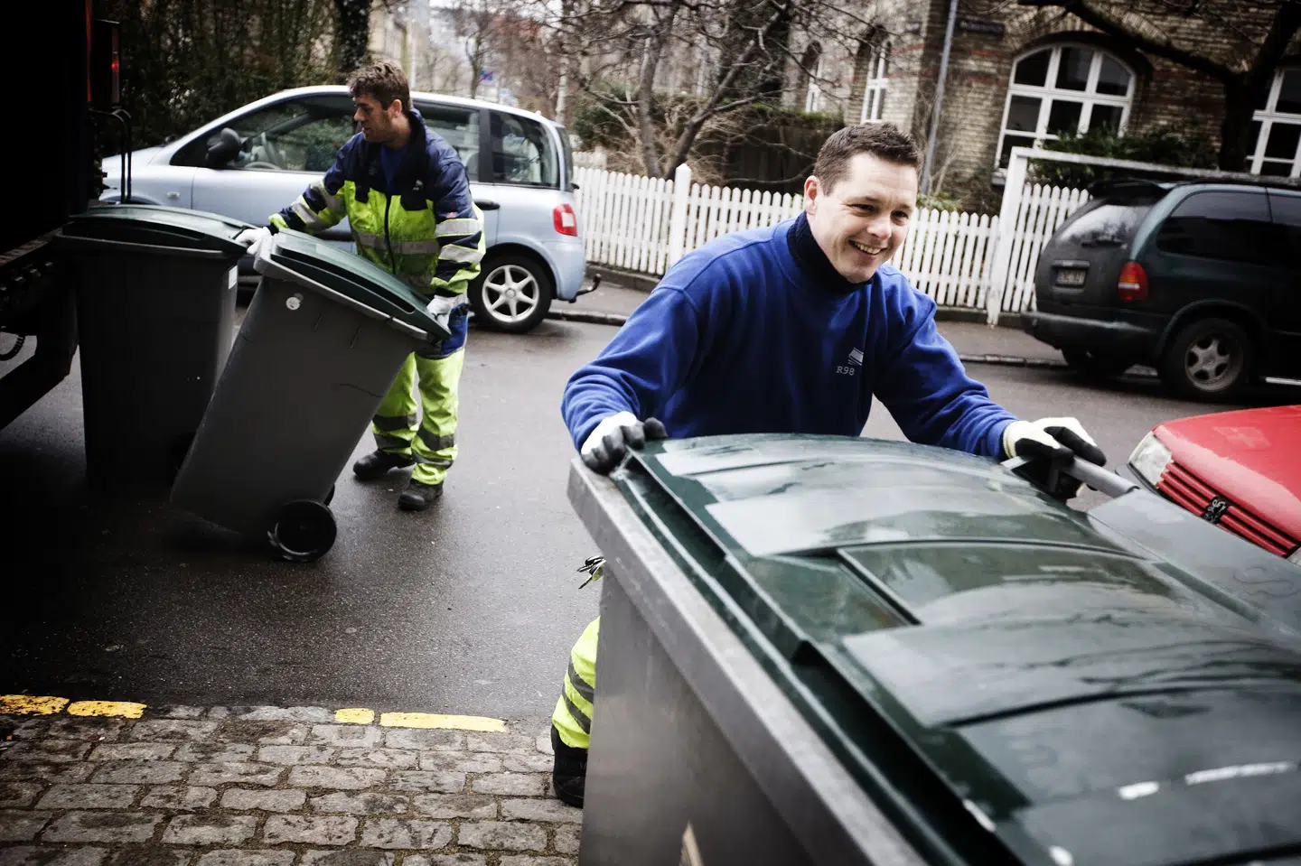 Det kan være et slidsomt arbejde at være skraldemand, hvis der ikke er ordentlige forhold omkring skraldespanden, lyder det fra Arbejdstilsynet. (Arkivfoto).