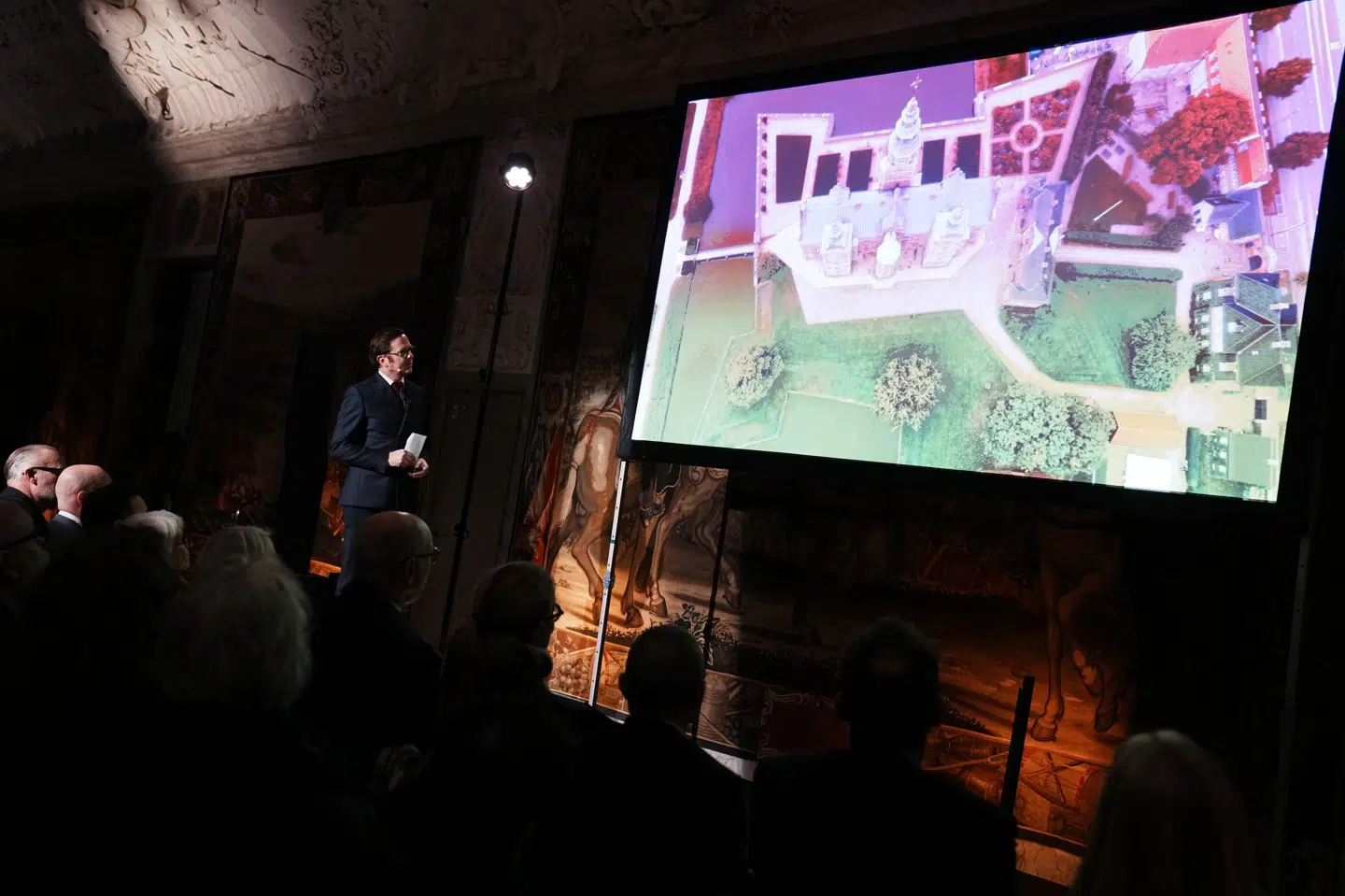 Museumsdirektør for Den Kongelige Samling Thomas Thulstrup præsenterer torsdag et projekt for Rosenborg Slot for en halv milliard kroner i Riddersalen på slottet i København.