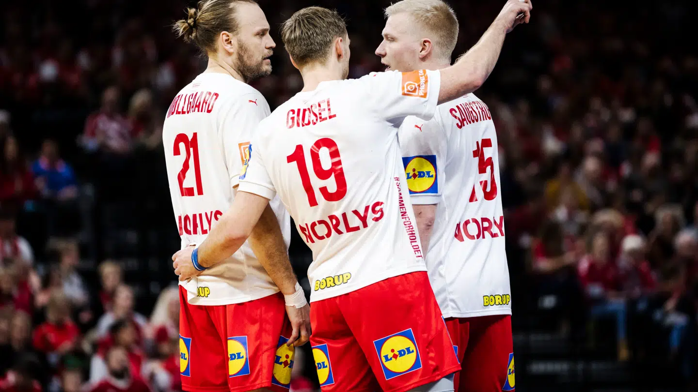 Henrik Mølgaard, Mathias Gidsel og Magnus Saustrup under en Golden League-kamp i 2024.