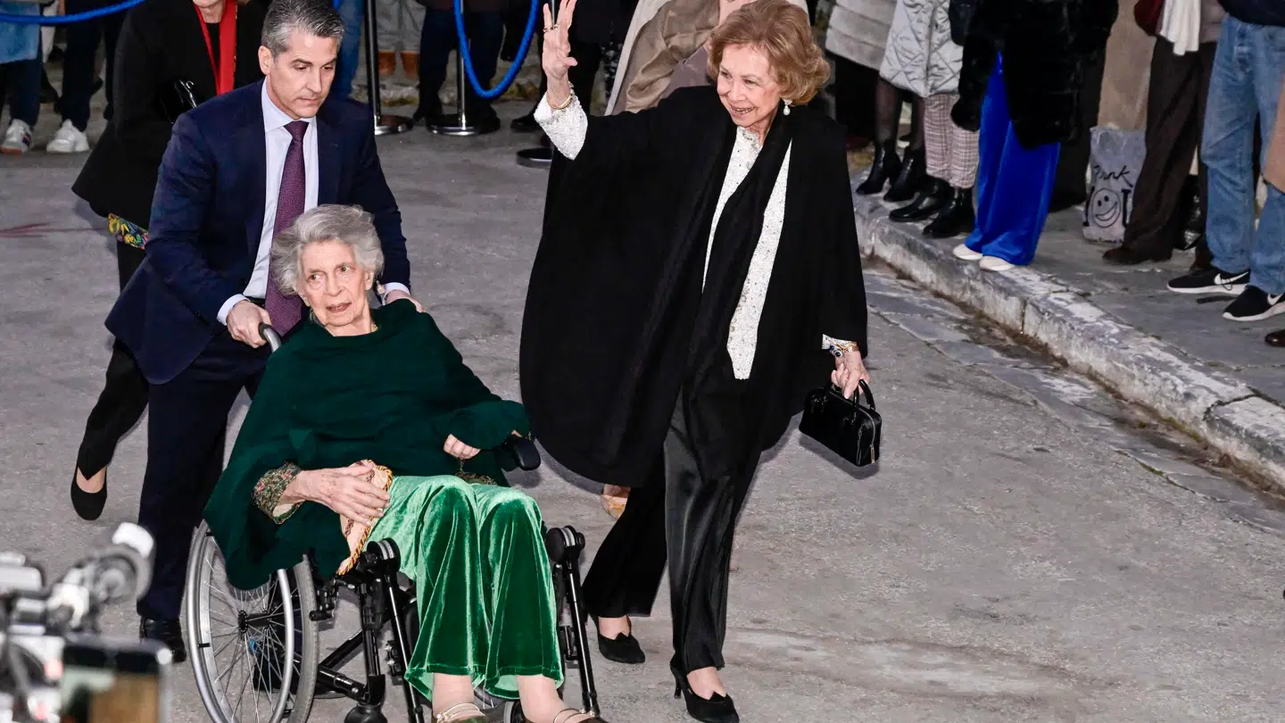 Da hun sidst blev set offentligt, sad prinsesse Irene i kørestol under brylluppet mellem Nikolaos de Greece og Chrysi Vardinogianni.