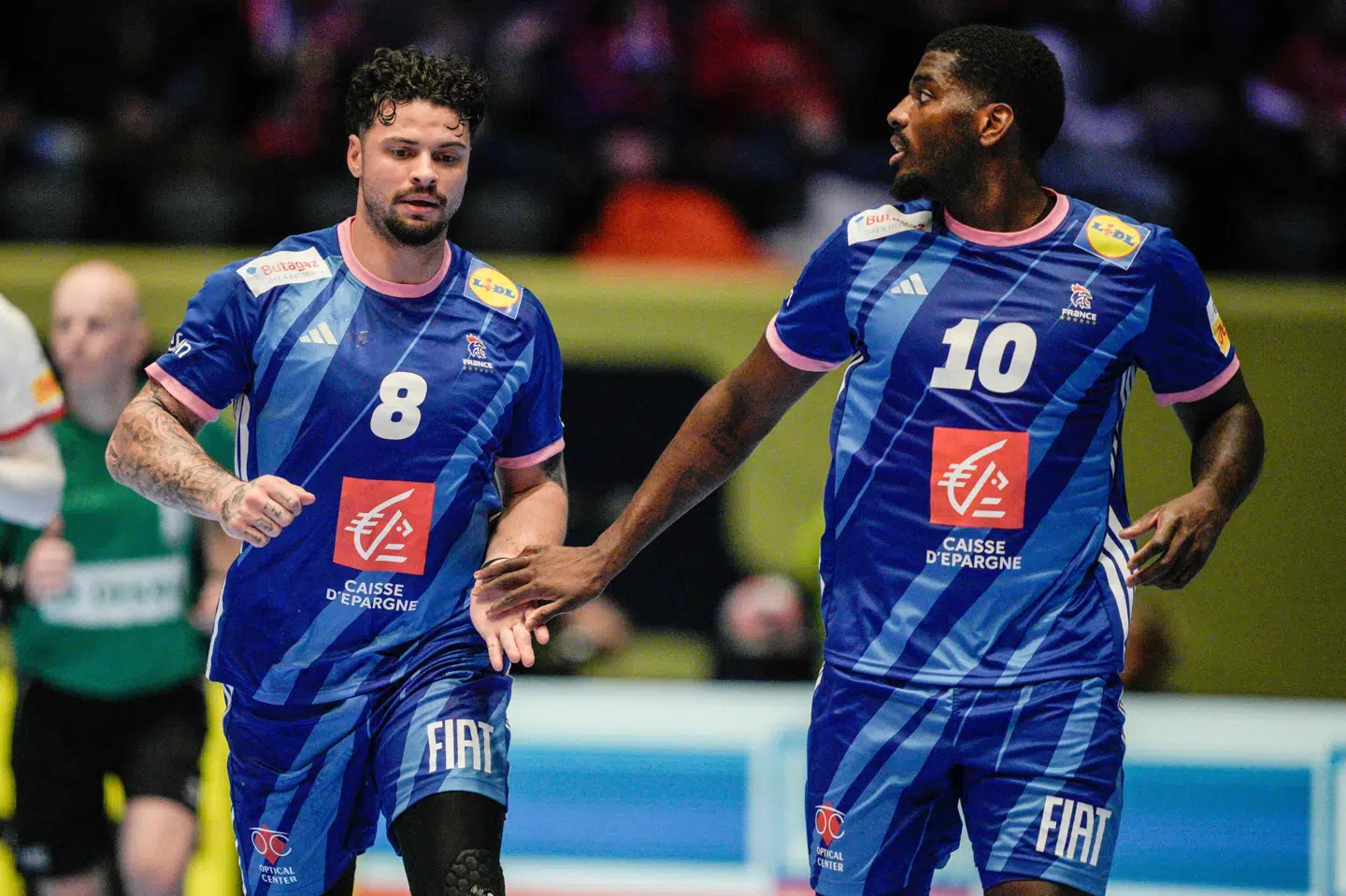 Elohim Prandi (tv.) og Dika Mem var med til at sikre Frankrig en storsejr mod Tjekkiet.