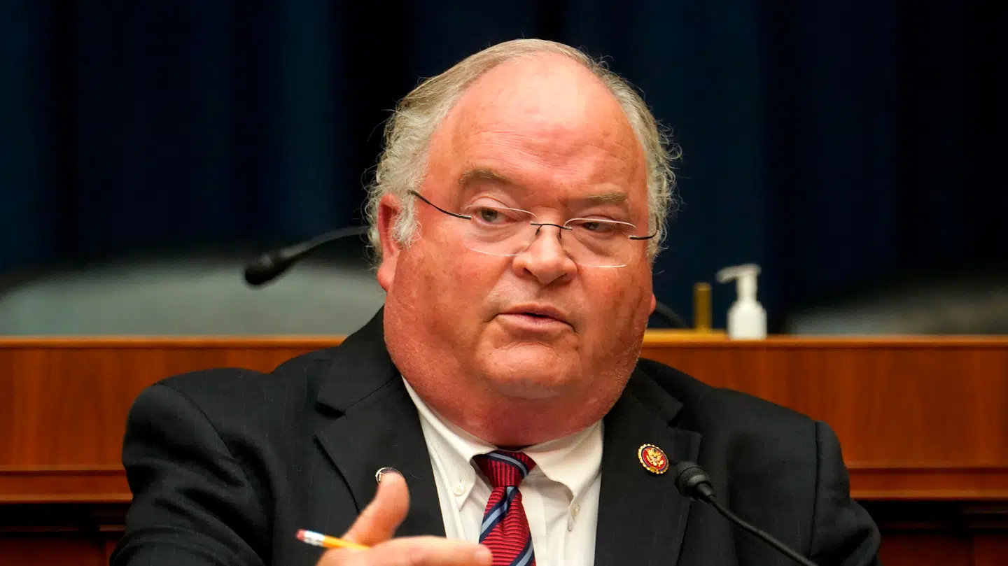 Billy Long er tidligere kongresmedlem og nuværende republikansk politiker.