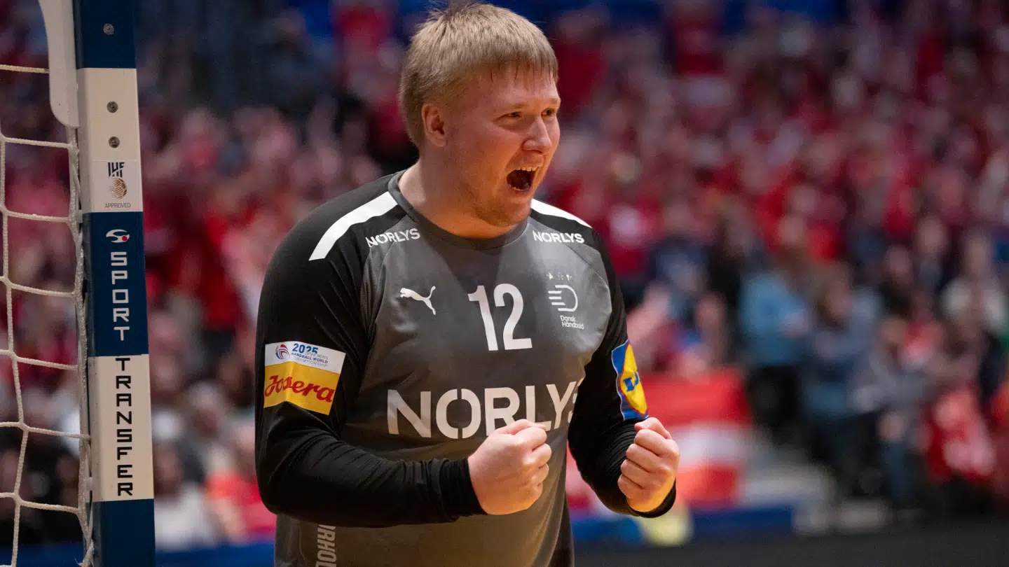 Danmarks Emil Nielsen. Jesper Lohmann spillede selv med en lignende målmand.