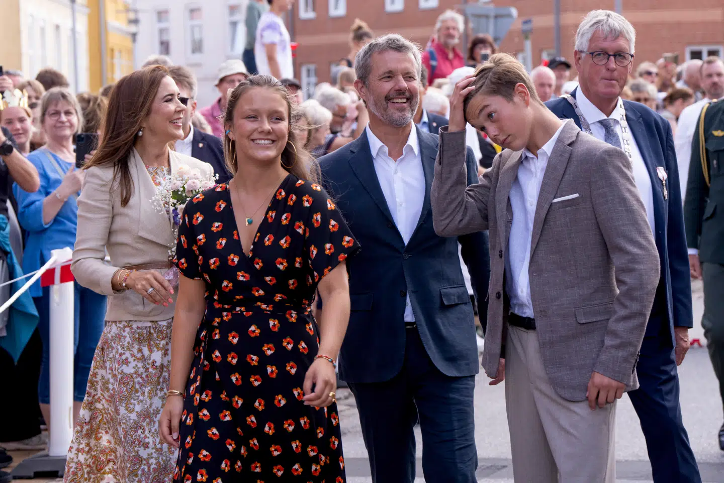 Kongeparret, prinsesse Isabella og prins Vincent i Graasten i sommeren 2025.