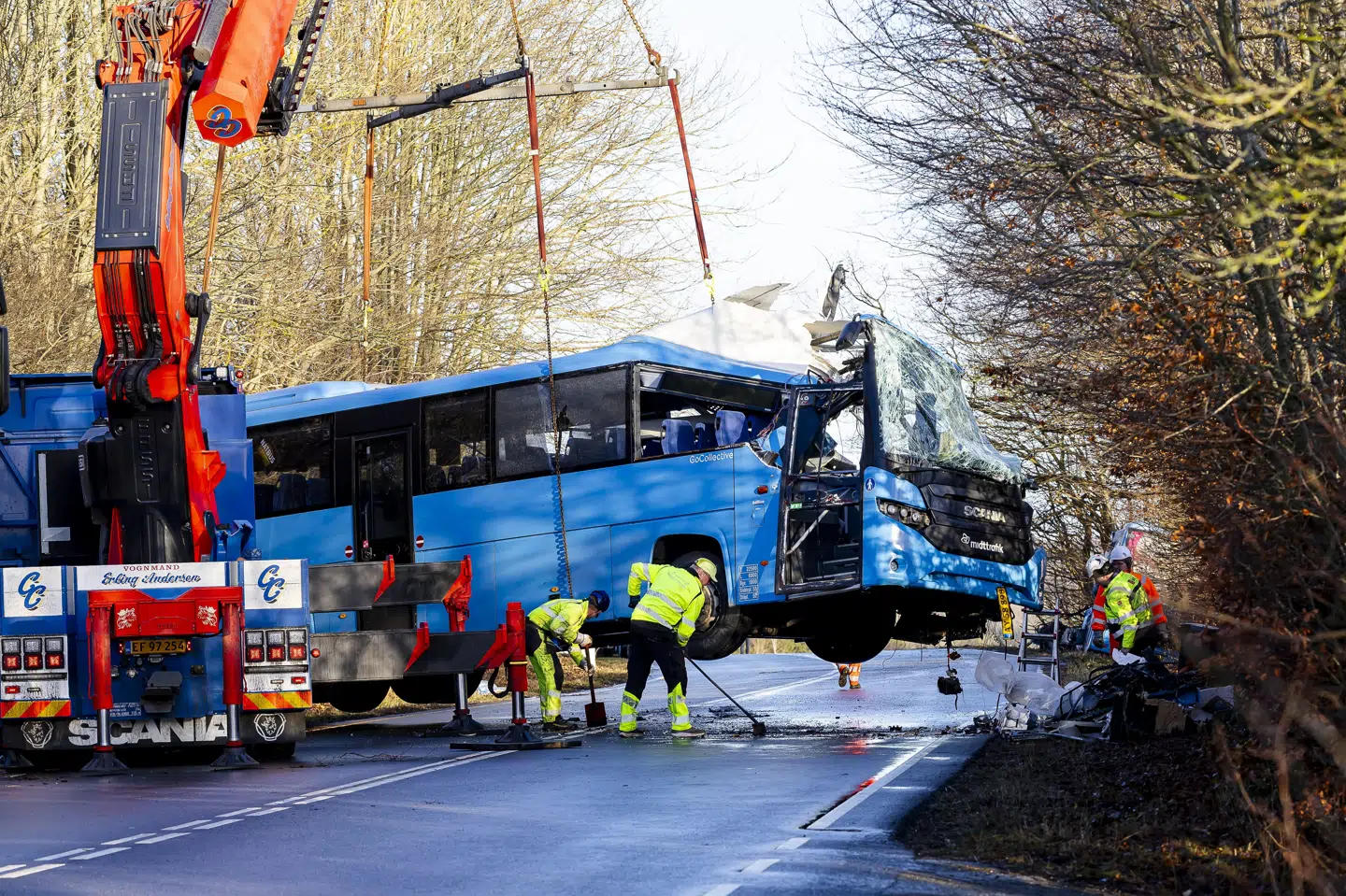 To mænd mistede livet onsdag i en ulykke på Djursland, hvor to busser stødte frontalt sammen. (Arkivfoto).