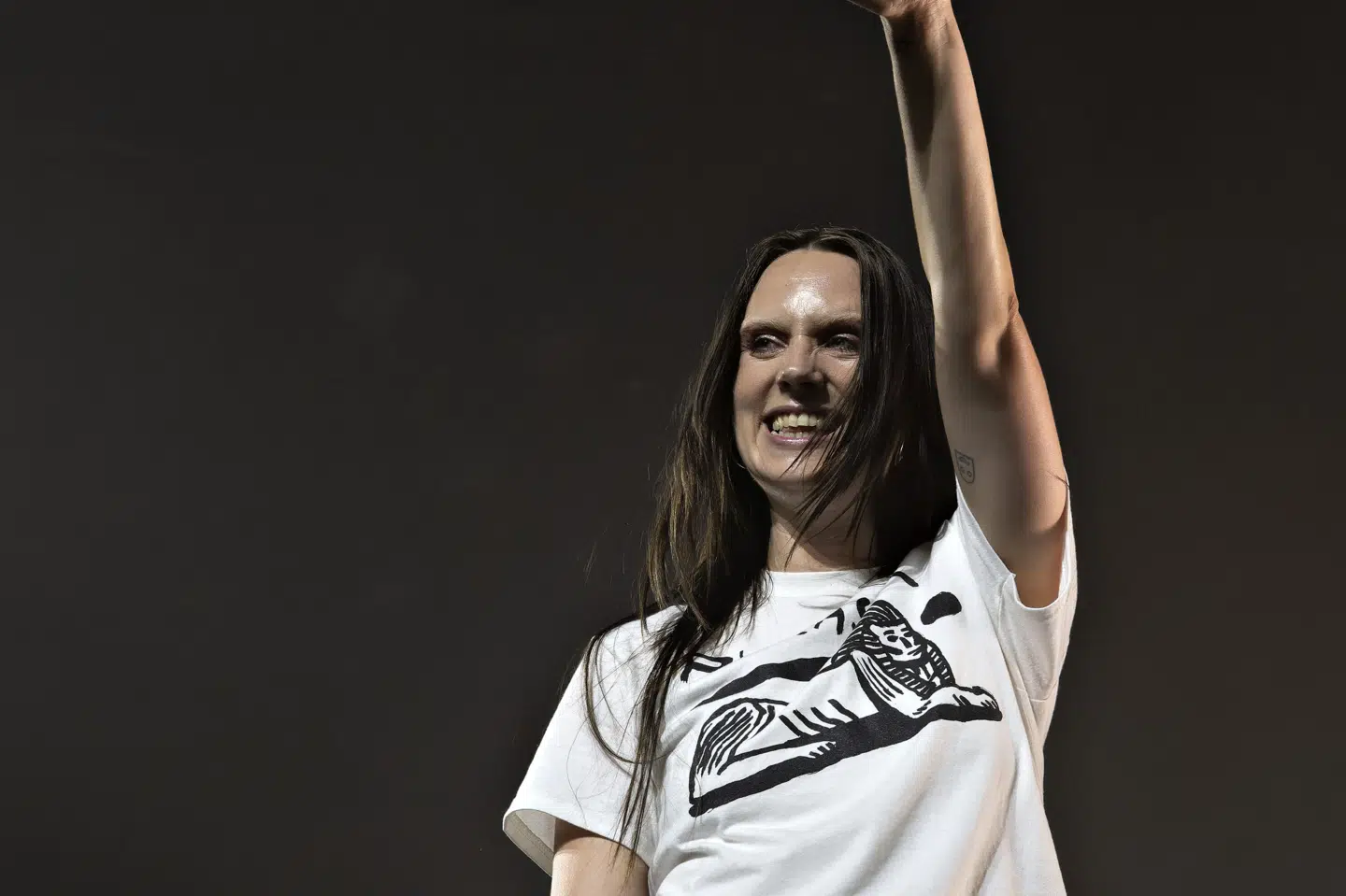 Mø med det borgerlige navn Karen Marie Ørsted optrådte i sommer sidste år på Arena Scenen under Roskilde Festival. 20. februar skulle hun have optrådt i K.B. Hallen. Det er nu aflyst. (Arkivfoto).