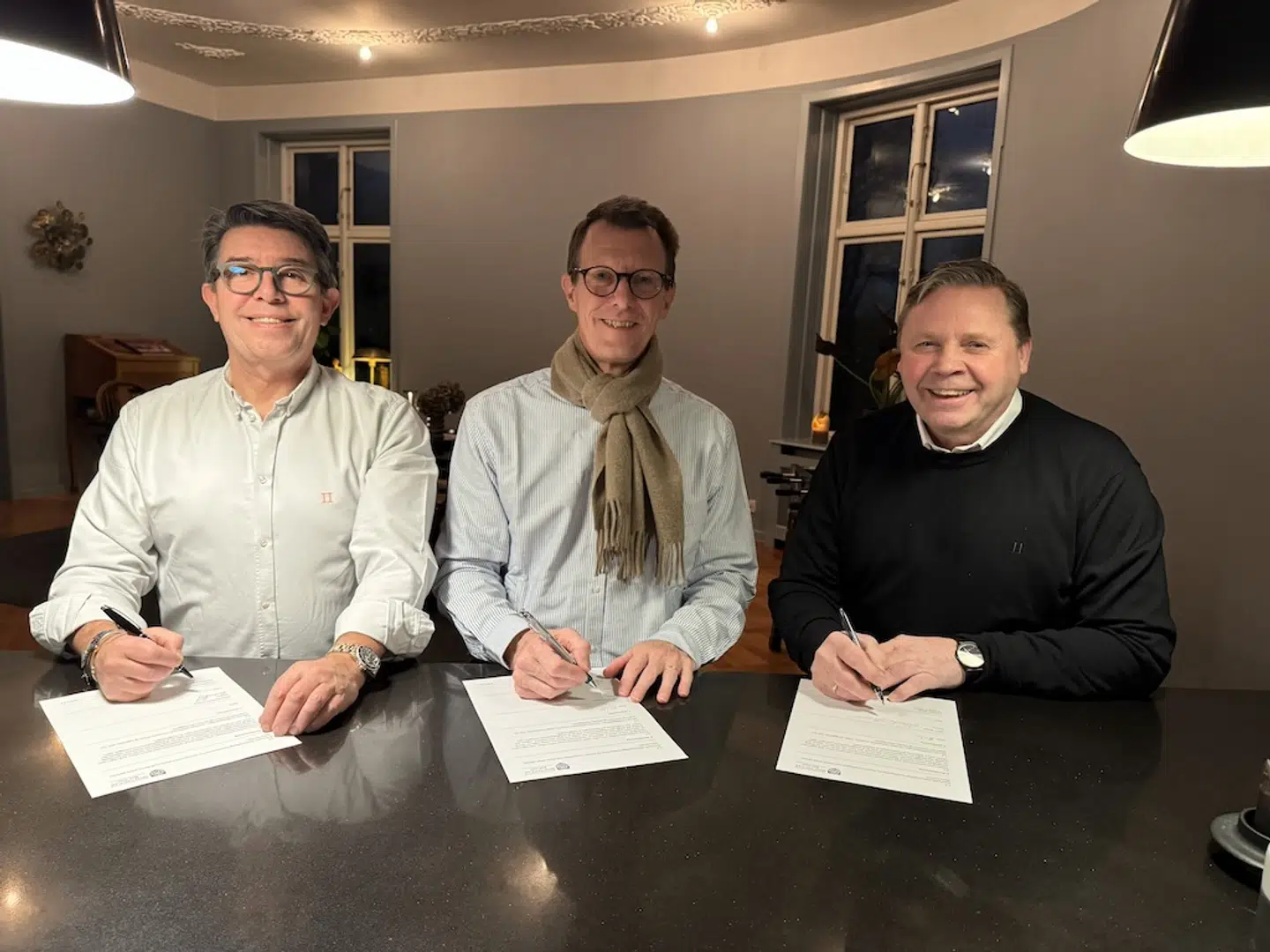 Prins Joachim udgør sammen med bedstevennen Oscar Davidsen Siesbye og racerkører Martin Berner racerholdet Cortina Racing, der nu er blevet købt af Selected Car Racing. Foto: Mads Fransen / Selected Car Racing / PR