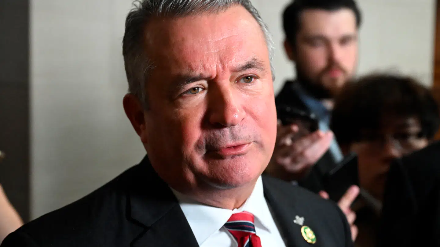 Don Bacon overvejer en rigsretssag mod Trump.