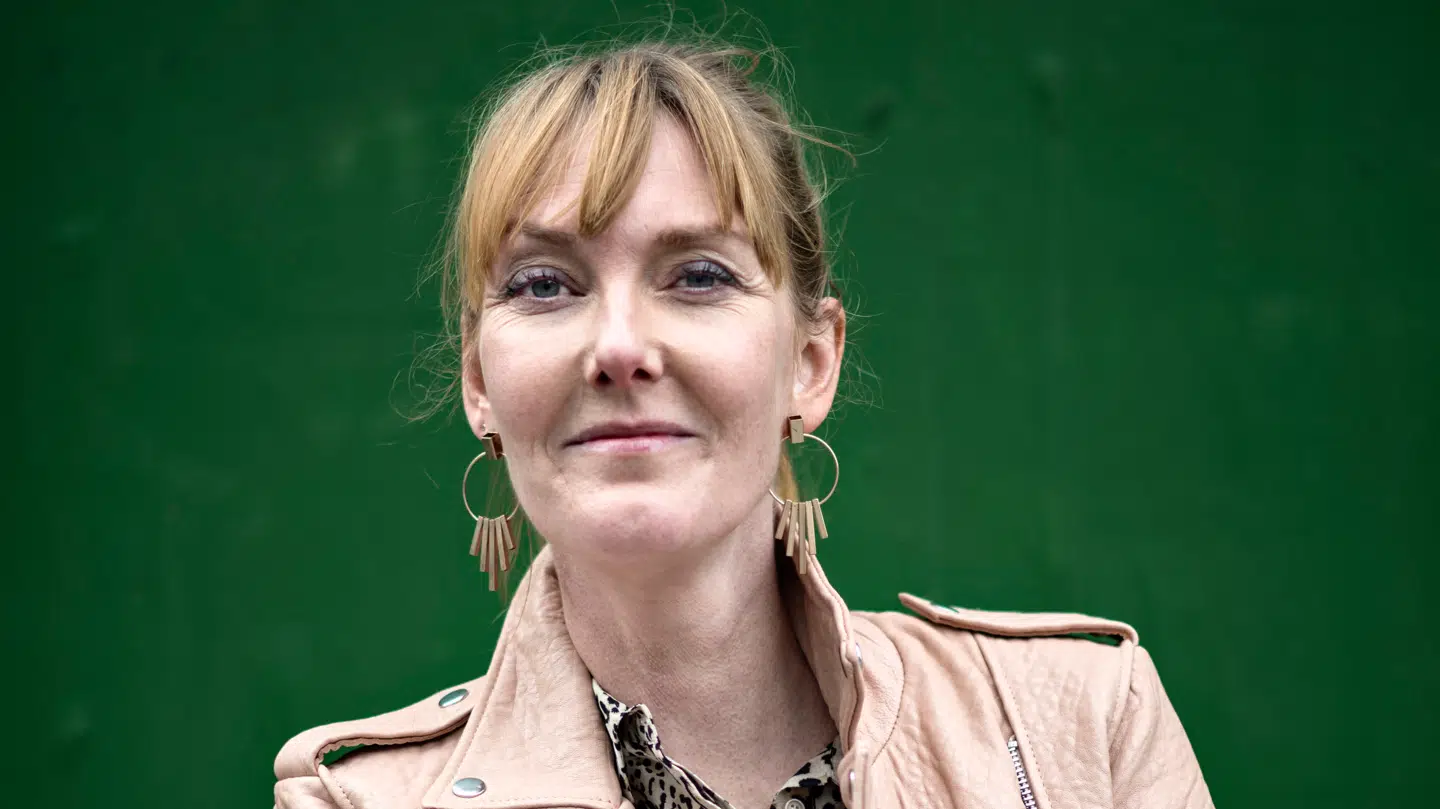 Ditte Hansen fortæller med et smil på læben om den 'akavede' situation.