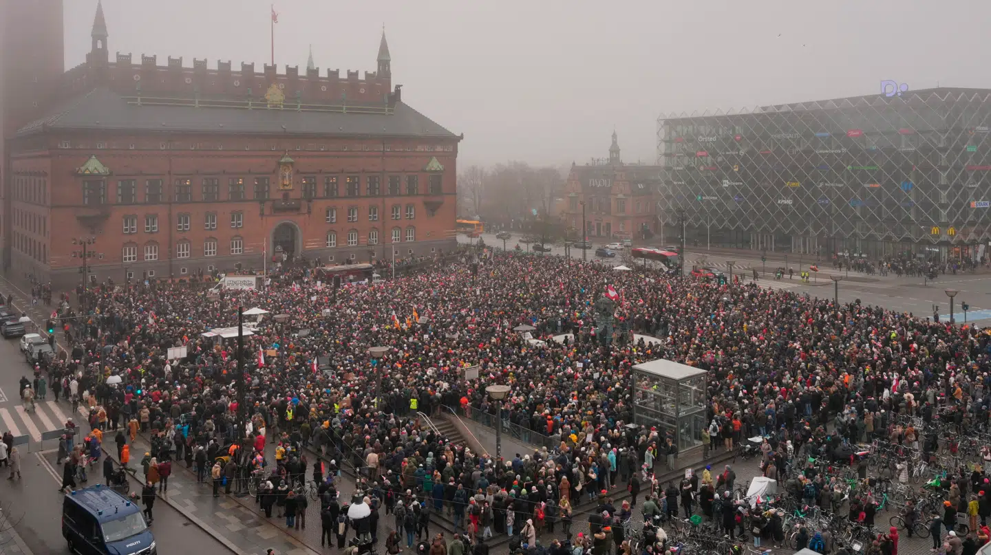 Under parolen 'hands off Greenland' og 'Grønland for grønlændere' holdes demonstration i København lørdag 17. januar 2026. Demonstrationen skal vise solidaritet med Grønland, det grønlandske folk og rigsfællesskabet.