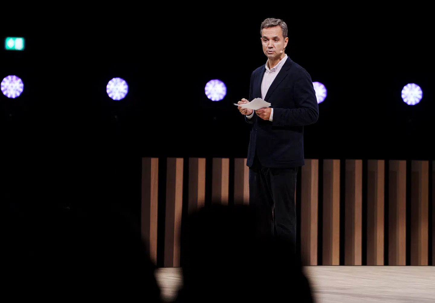 Dokumentarfilminstruktør Christoffer Guldbrandsen arbejder på en ny film. Det skriver han i et opslag på X.