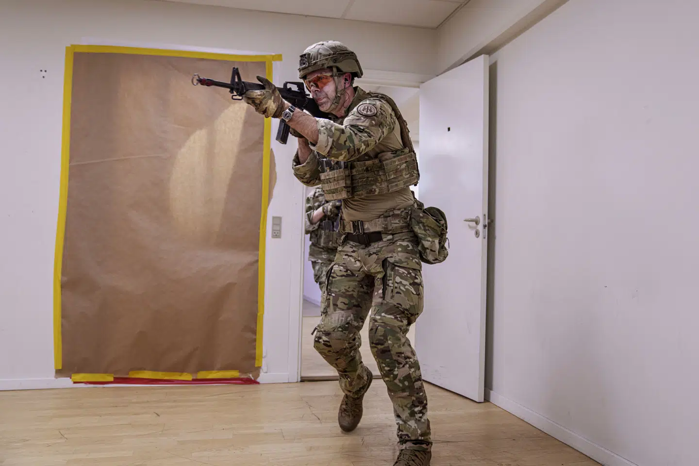 Som frivillig i Hjemmeværnet øver man blandt andet i rumkamp, som det ses her i en bygning i Albertslund i foråret 2025, som blev året, hvor værnet oplevede den største stigning i styrken siden 1983. (Arkivfoto).
