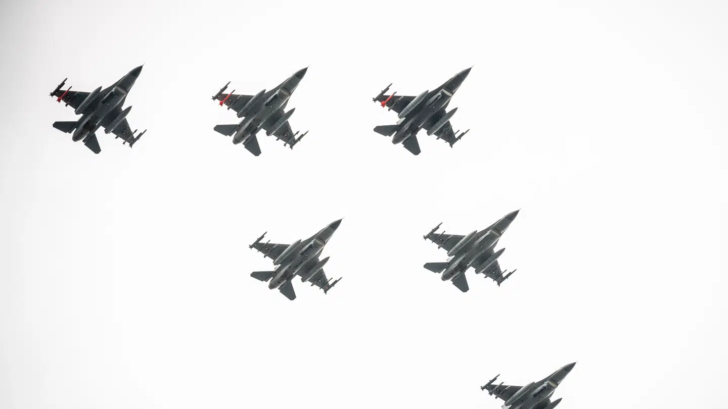 Jagerpilot Troels Krohn Deli Vang har fløjet F-16 i 25 år. Nu er det slut.